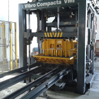 Машина для производства блоков из бетона Vibrocompacta VMI